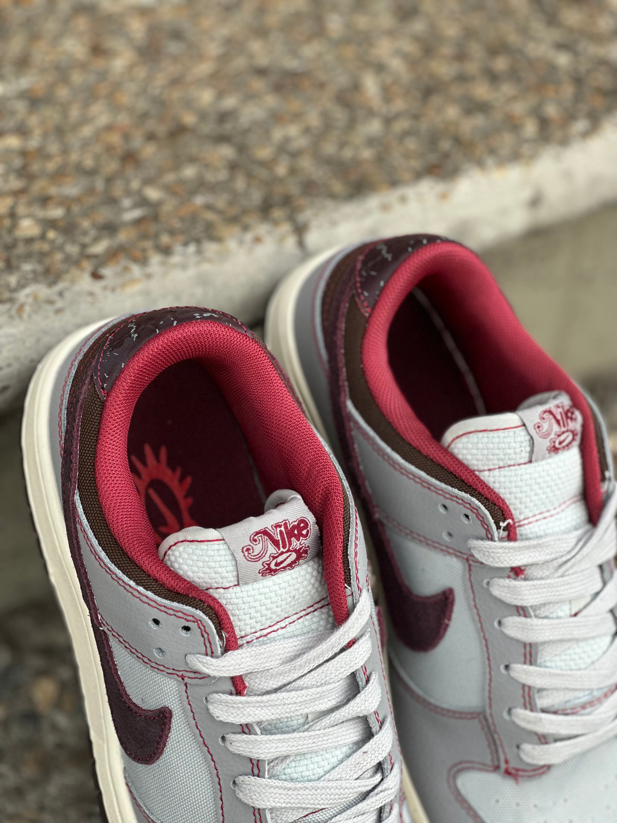 Nike Dunk Low Retro SE Pure Platinum Burgundy Crush