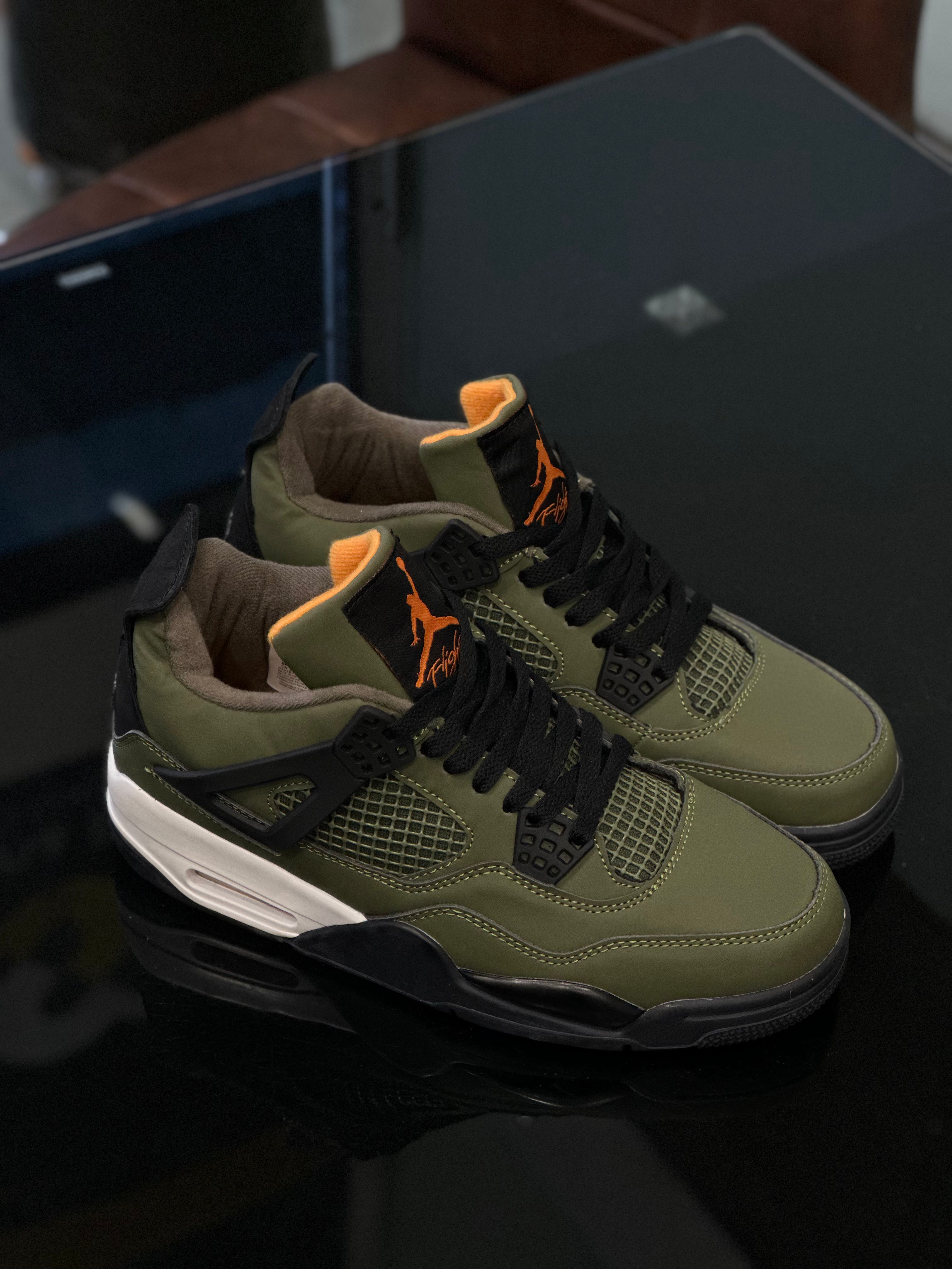 Nike Air Jordan 4 Retro