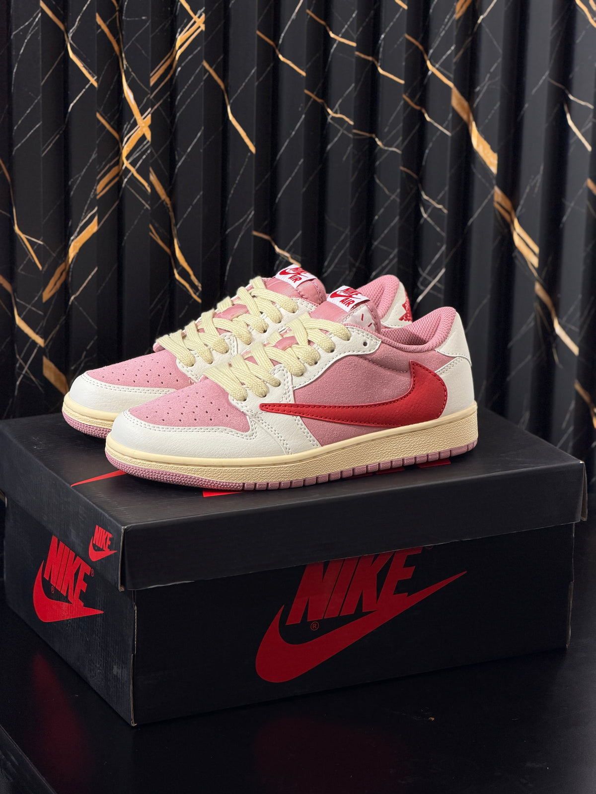 Nike Air Jordan 1 Low OG x Travis Scott "Tropical Pink"
