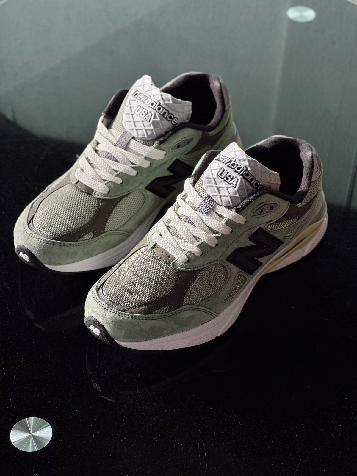 New Balance 990v3
