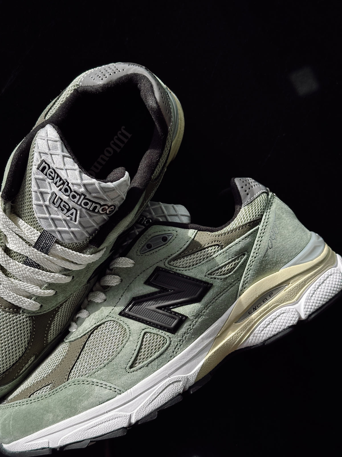 New Balance 990v3