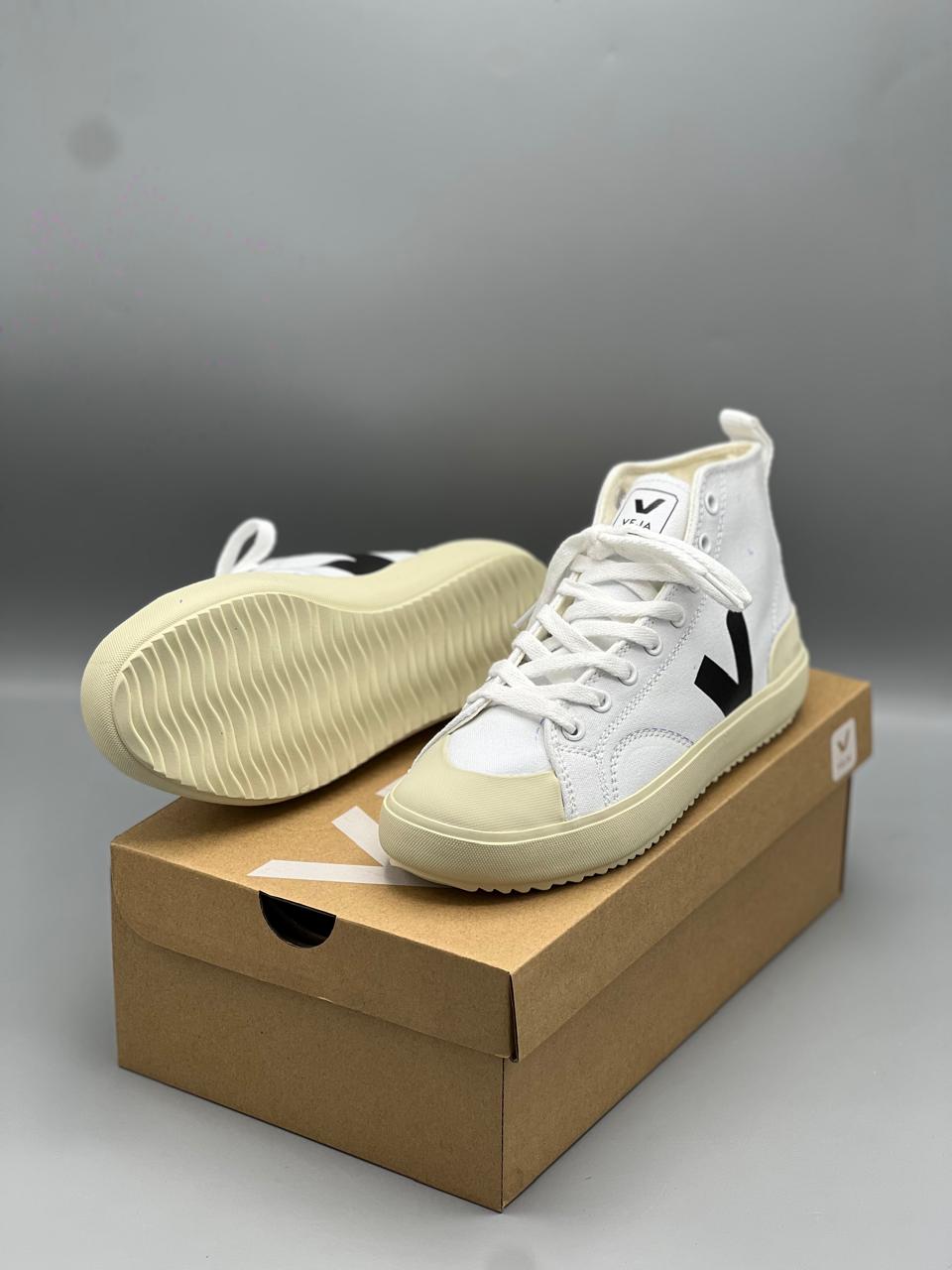 Veja Nova High-Top Canvas
