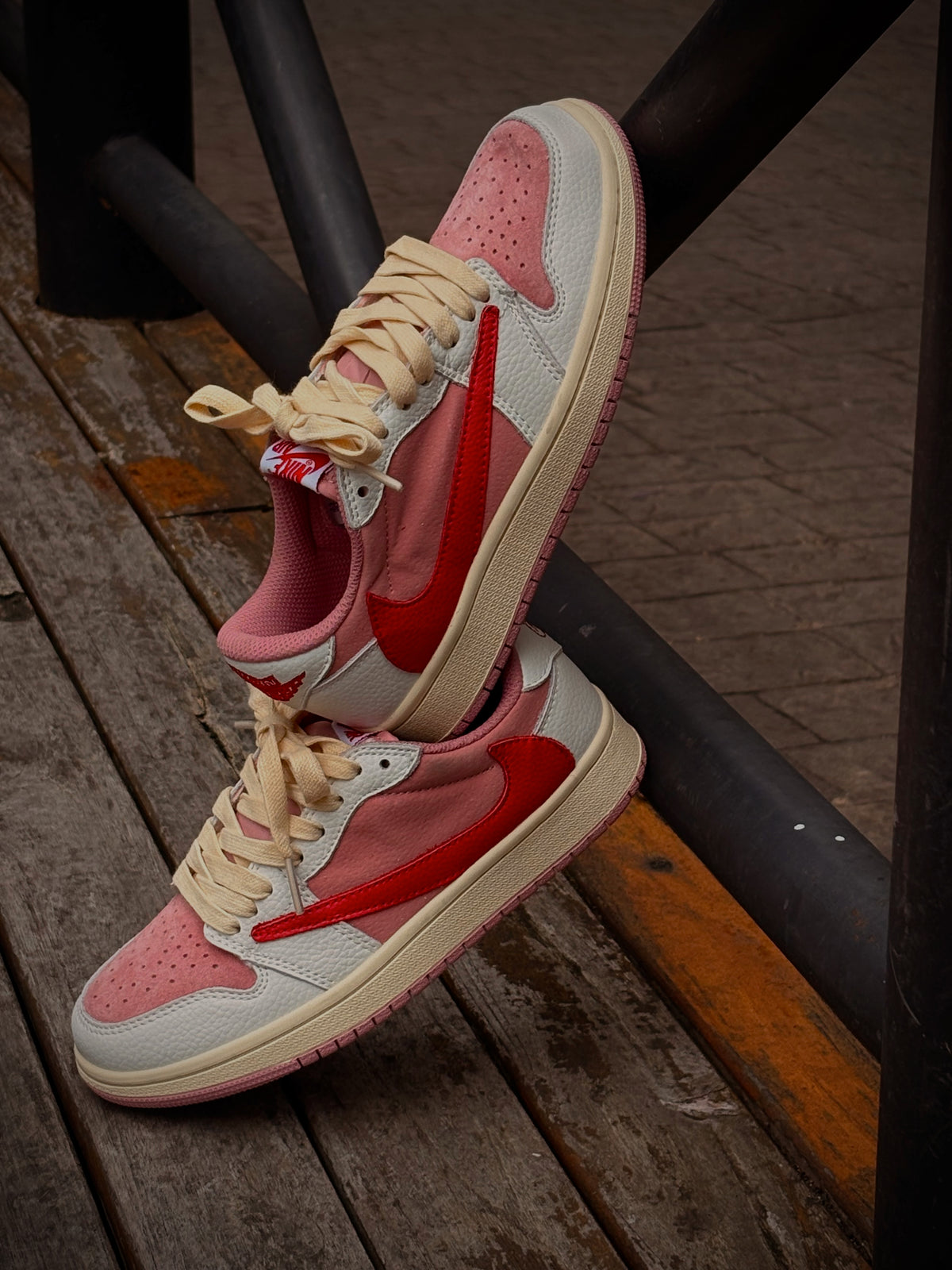 Nike  Air Jordan 1 Retro Travis Scott Tropical (Hombre)