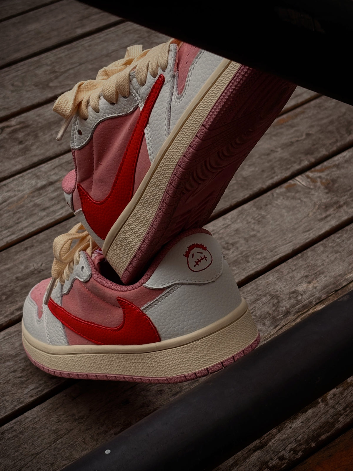 Nike  Air Jordan 1 Retro Travis Scott Tropical (Hombre)